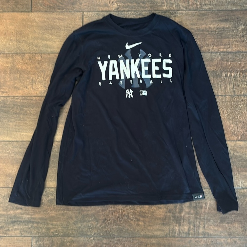 Yankees dry fit men’s shirt